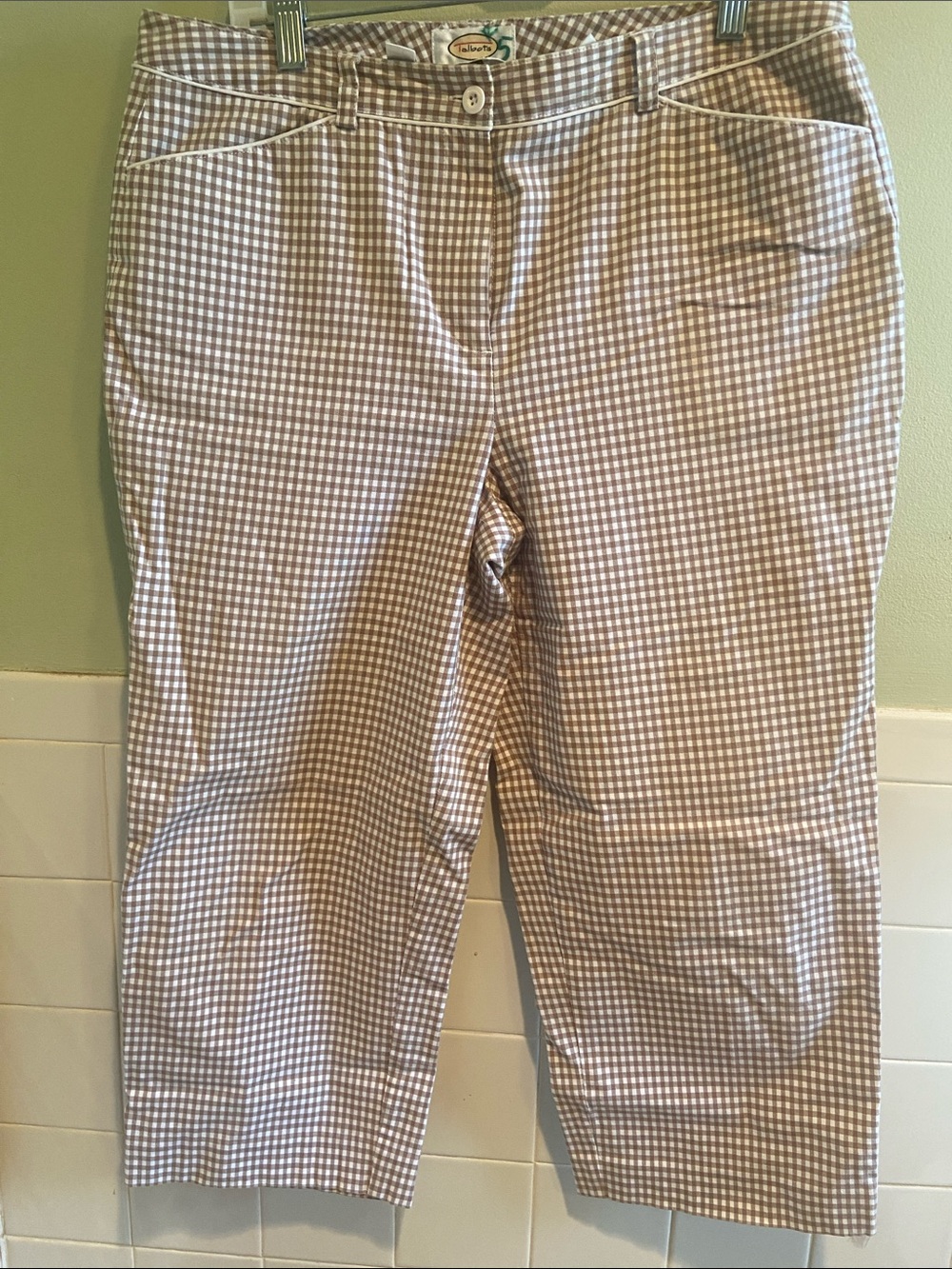 🌺Talbots Stretch Light Brown and White Gingham check Capri Pants Size 10